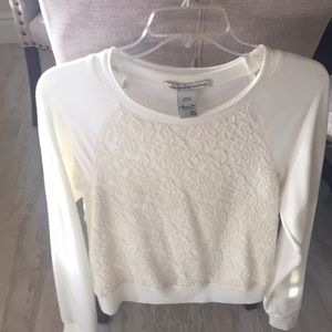 American Rag Cream colored lightweight sweatshirt